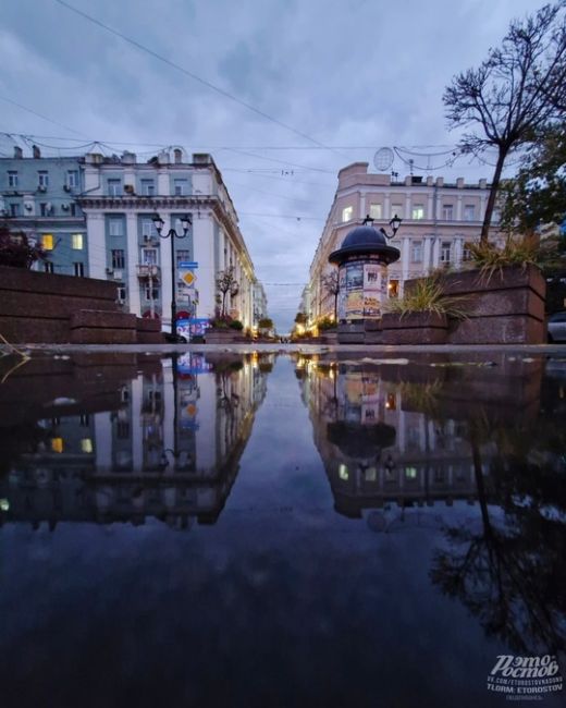 Прекрасный Ростов в отражении 😍  Фото: Роман..