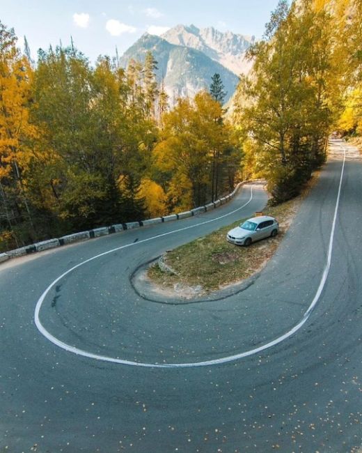 Подборка осенних дорог Кавказа и Крыма 
Все фото: kukartaman  1. Гоначхирское ущелье, Домбай
2. Дорога в Гузерипль,..