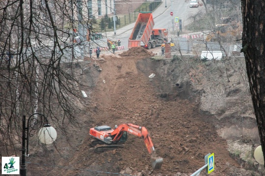 🏗🌳🚜  Что происходит в Почаинском овраге?  Из-за работ перекрыто автомобильное движение по Лыковой дамбе,..