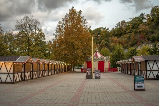 Осень в Абрау - Дюрсо! 😊🍁🍂🍁 
Фото: Sega..