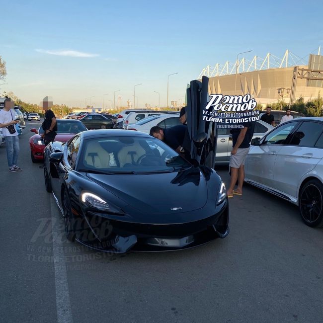 🖤 Чёрный Mclaren у Ростов-Арены. Видели на улицах..