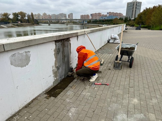 🏞️На Кубанской набережной ремонтируют подпорную стену  🚧Организованы ремонтно-восстановительные работы..