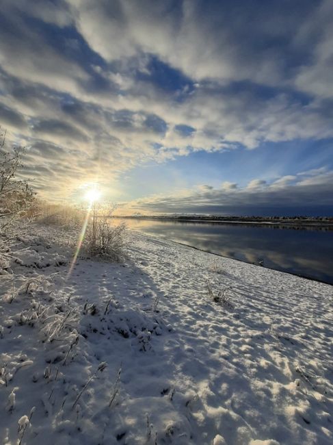 ❄ С первым снегом! Он прошёл в 170 км к северу от Ростова. Походу, не зря обещали сугробы до 12 см  ⚠ВНИМАНИЕ!..