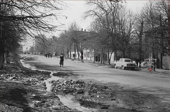 ул. Горького , 1966 год💙 
"Деревянная" улица города..