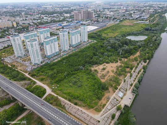 Почему набережная Оки у Молитовского моста предназначается Генпланом города под парк?  Насколько ценная эта..