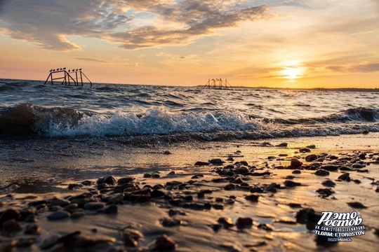 🌊 Осенью Таганрогский залив прекрасен 
Фото: Ирина..