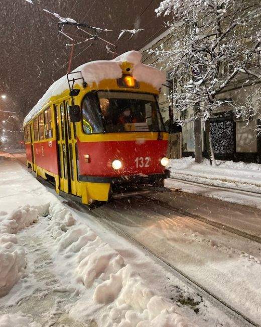 Из приятных воспоминаний!
Снег над Краснодаром!
Зима 2022 года.
❄🤗❄
А знаете, в Краснодар иногда
«приходит»..