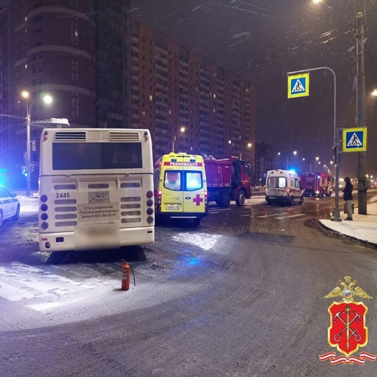 ❗️Четыре человека пострадали в утреннем ДТП с самосвалом в Петербурге 
Утром 24 декабря на перекрёстке..