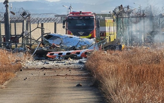 😳 Еще одна авиакатастрофа! Самолёт потерпел крушение в Южной Корее. Погибли 179 человек, выжили двое  Самолет..