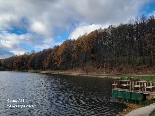 Осень 2024 года в Нижнем Новгороде. Щелоковский хутор.💙
Автор фото: Алексей..