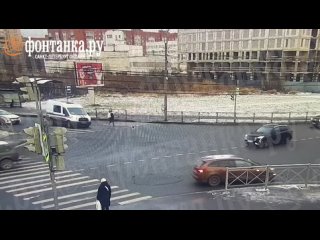 В Петербурге из помойки достали пьяного неадеквата, переехавшего гаишника  Два уголовных дела получил..