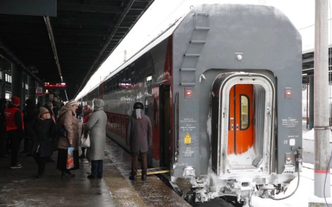 В Петербург прибыл поезд, столкнувшийся с грузовым составом  Пассажирский поезд №11 «Мурманск — Петербург»..