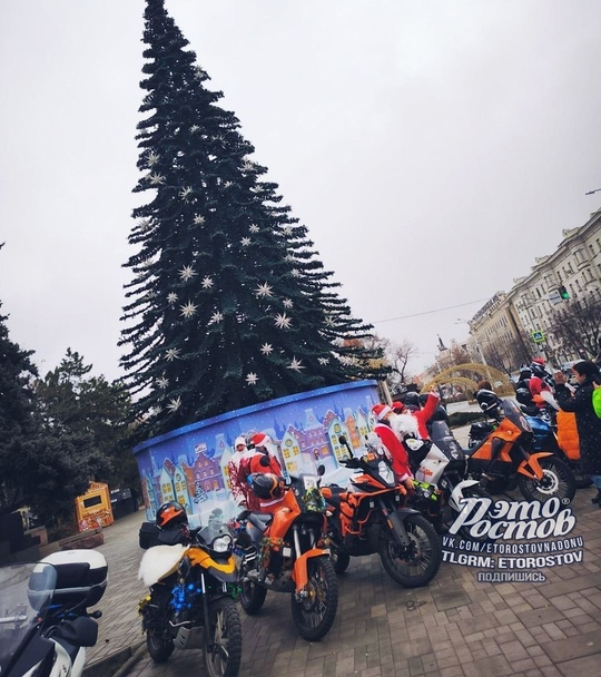 🏍 Ростовские мотоциклисты поздравляют всех с наступающим Новым Годом 🎅🎄 Сегодня они устроили новогодний..