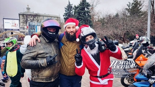 🏍 Ростовские мотоциклисты поздравляют всех с наступающим Новым Годом 🎅🎄 Сегодня они устроили новогодний..