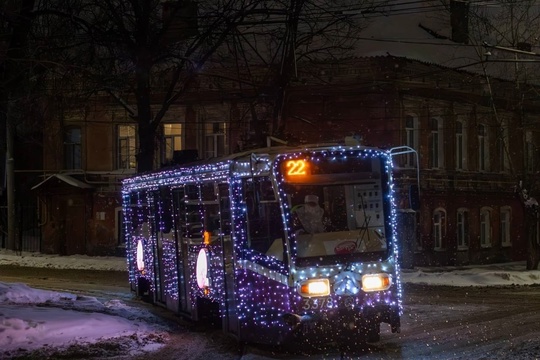 ✨ В Нижнем Новгороде вновь начинают ходить новогодние трамваи! 
Вас ждут праздничные вагоны на маршрутах №..