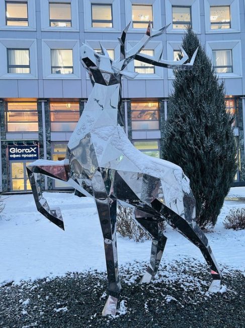 Величественные головы оленей 💟 
🦌Площадь Октябрьская 
🦌У Чкаловской лестницы 
🦌В..