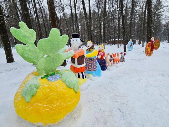 💙Настоящая зимняя сказка  Вот такие снежные фигуры героев из русских народных сказок и мультфильмов..