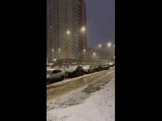 Лопнул водопровод на ул. Республиканская д.43 корпус..