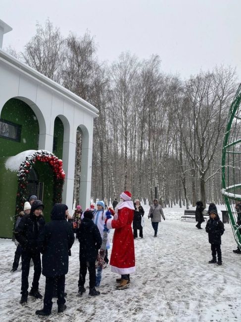 🗣️ В Пушкинском парке уже отмечают Новый..