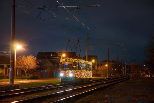 Новогодний транспорт КТТУ на улицах Краснодара 🎄🚃🚎  спасибо..