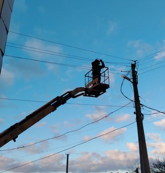 Энергоснабжение большей части потребителей, которые пострадали от ветра, восстановлено, в том числе за счет..