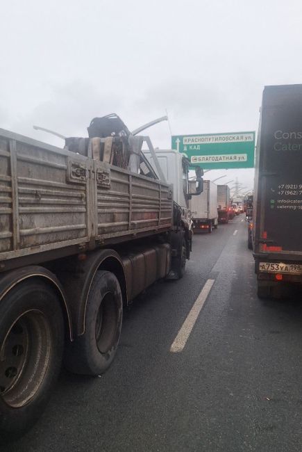 Петербуржцы второй день проводят в диких пробках  Сегодня после полудня заторы на дорогах достигли 9 баллов..