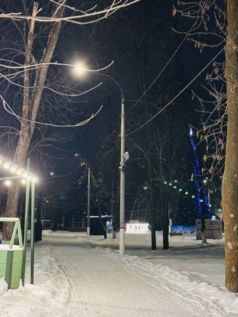 Атмосферно и в Автозаводском парке❄💙 
Красиво и уютно. Время для..