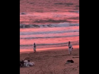 Последний закат уходящего года. Яркие краски неба из Анапы 🌅  За видео спасибо psy. anna...