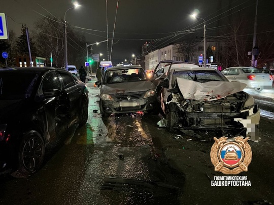 🤯В Уфе пьяный водитель хотел объехать ДТП, но сам попал в аварию. Погибла женщина, пострадал сотрудник ДПС..