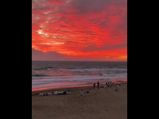 Последний закат уходящего года. Яркие краски неба из Анапы 🌅  За видео спасибо psy. anna...