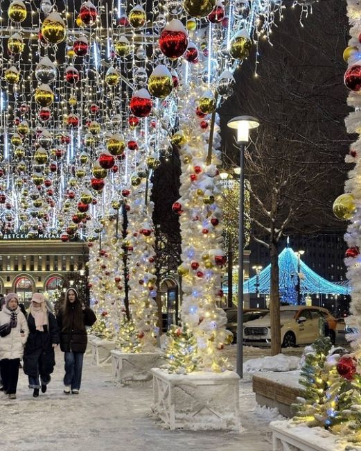 Праздничный тоннель появился на Новой..