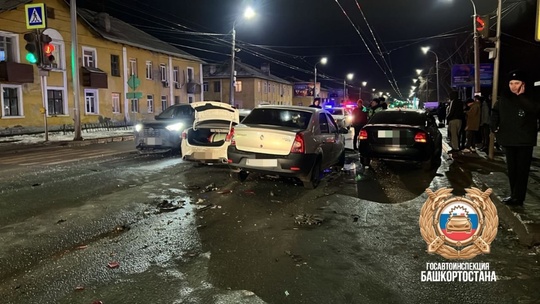 🤯В Уфе пьяный водитель хотел объехать ДТП, но сам попал в аварию. Погибла женщина, пострадал сотрудник ДПС..