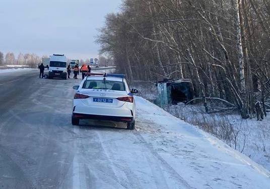 Одиннадцать пострадавших  В полиции и Минздраве рассказали об аварии с завалившемся на бок пассажирском..