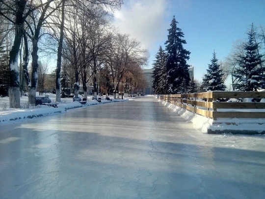 ⛸️В Самаре зимой 2024-2025 зальют 120 катков во всех районах города  Пока их еще не заливают из-за неподходящей..