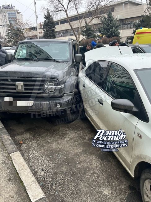 🚨 МАССОВОЕ ДТП с 6 авто на Береговой. 
Водитель Акцента совершал обгон по встречке и врезался в легковушку,..