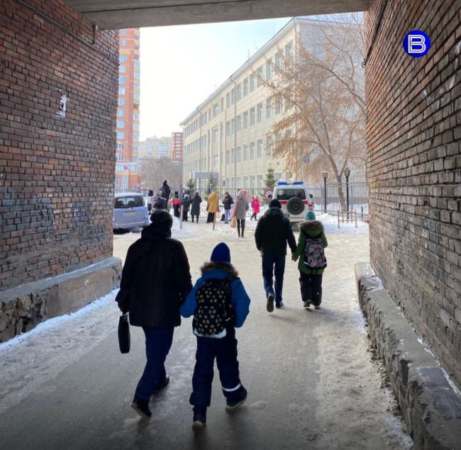 Снова отбой тревоги  В областном ГУ МВД России после тщательной проверки помещений гимназии № 9 в..