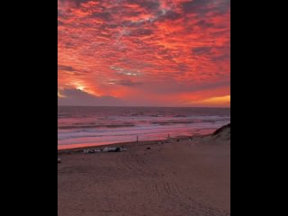 Последний закат уходящего года. Яркие краски неба из Анапы 🌅  За видео спасибо psy. anna...