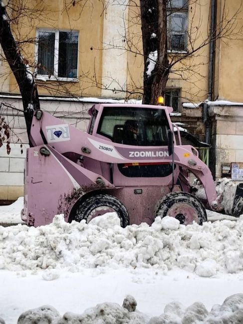 Вот такая гламурная техника работает на улицах..