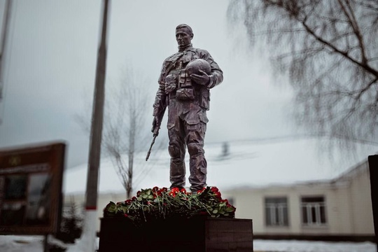 В Нижнем Новгороде открылся памятник бойцам спецназа Росгвардии работы известного скульптора Андрея..