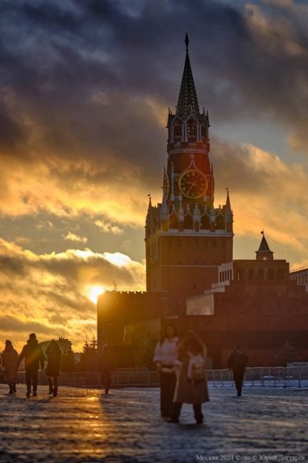 Рассвет на новогодней Красной площади.  Фото: Юрий..