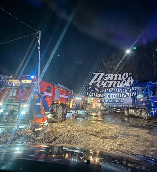 🔥 Предварительно, пожар в ТЦ Меркурий на Орской. Сейчас там 5-10 пожарных и реанимация, виден дым  Дополнение: ..