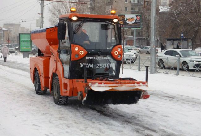 В Новосибирск поступили 63 новые машины для уборки улиц, а вскоре прибудут еще 49  Всего в городе насчитывается..