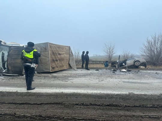 На дорогах Ростовской области вчера произошло два смертельных ДТП  Первая авария случилась в 7:30 на трассе..