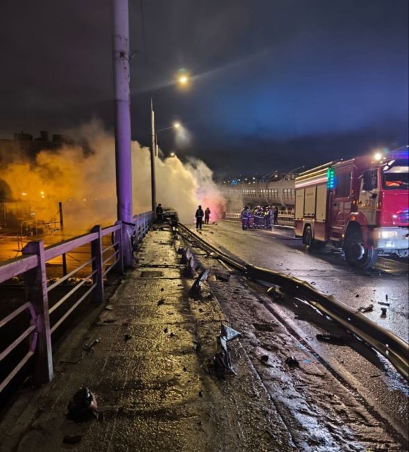 В Петербурге подросток удирал от полиции и сжёг «Мерседес»  Полицейские задержали 17-летнего сверхразума,..