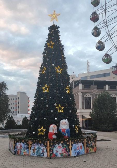 В субботу в парках Краснодара откроют первые новогодние ёлки  В краснодарских парках 21 декабря в 12:00..