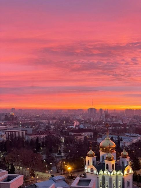 Рассвет в Краснодаре. 
Фото..