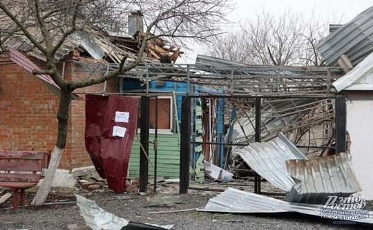 💥11 жилых домов, дом культуры и школа повреждены в хуторе Крюково (Куйбышевский район) после атаки БПЛА 10..