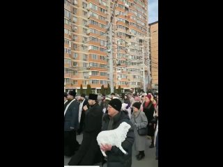 Крестный ход сегодня на Юбилейном 🙏  спасибо..