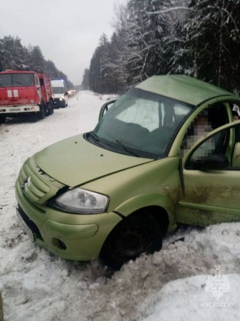 ❗️Стали известны подробности аварии на трассе Р-177 в районе поселка Осинки  18-лений водитель Citroën при обгоне..