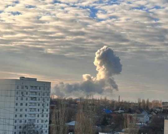 💥 Большое облако дыма в районе Каменска.  Если у вас есть подробности, присылайте в личку  Дополнение:..